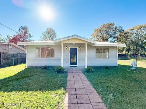 409 Keller St, Waveland, MS 39576