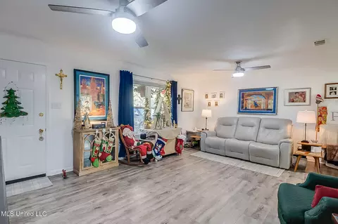 Living - 1014 W College Ave, Wiggins, MS 39577 photo 2 of 2