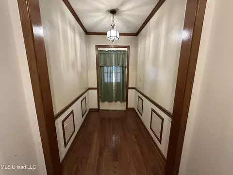 Entry Way - 454 Ms-545 #545S, Magee, MS 39111 photo 1 of 2