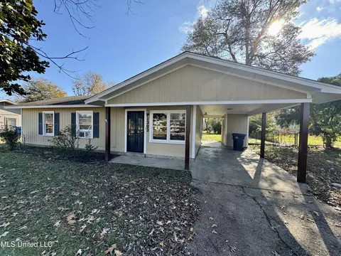 1303 W Sunflower Rd, Cleveland, MS 38732