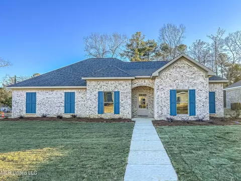 993 Riverside Ln, Pearl, MS 39208