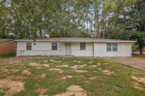 1402 Dianne Dr, Jackson, MS 39204 photo 1