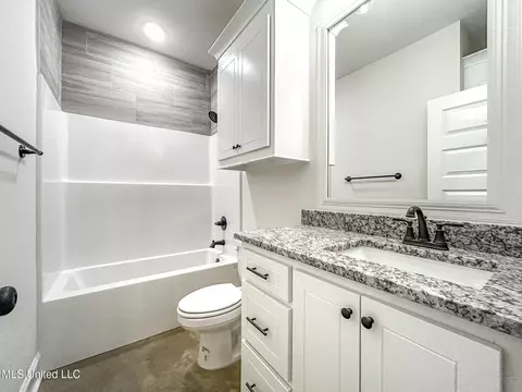Bath - 997 Riverside Ln, Pearl, MS 39208 photo 3 of 3