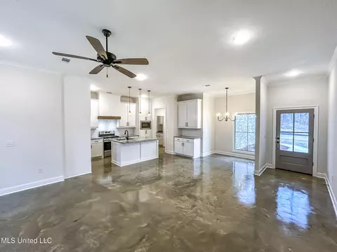 Living - 997 Riverside Ln, Pearl, MS 39208 photo 3 of 3