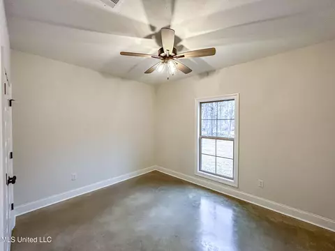 Bedroom - 997 Riverside Ln, Pearl, MS 39208 photo 5 of 6