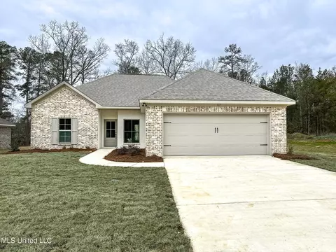 997 Riverside Ln, Pearl, MS 39208
