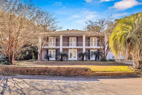 20 Villa Cove Dr, Gulfport, MS 39507