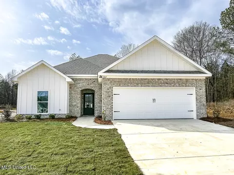 1207 Myrtle Ln, Pearl, MS 39208