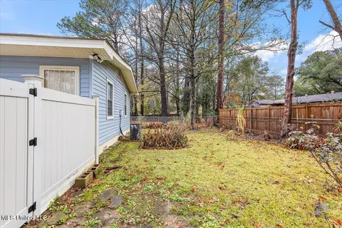 Exterior - 554 N North Park Dr, Jackson, MS 39206 photo 8 of 8