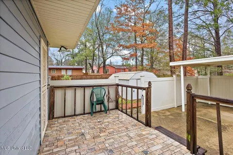 Exterior - 554 N North Park Dr, Jackson, MS 39206 photo 5 of 8