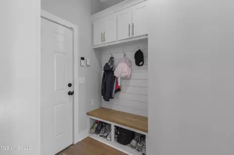 Entry Way - 102 Camden Vale, Madison, MS 39110 photo 1 of 2