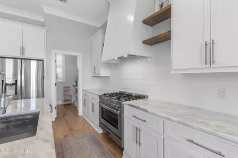 Kitchen - 102 Camden Vale, Madison, MS 39110 photo 2 of 4
