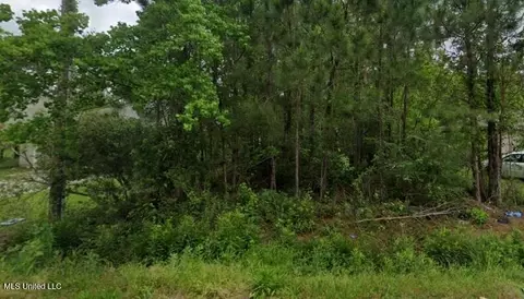 6120 Scott St, Bay Saint Louis, MS 39520