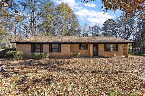 2710 Charleston Dr, Jackson, MS 39212 photo 1