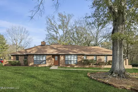 1050 Westbury Sq, Jackson, MS 39212