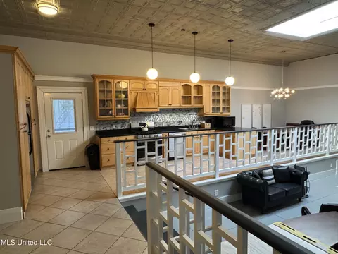 Kitchen - 701 Franklin St, Natchez, MS 39120 photo 7 of 7