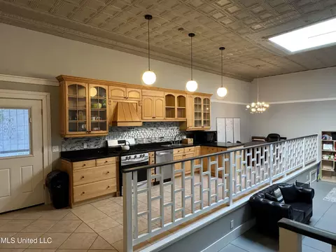 Kitchen - 701 Franklin St, Natchez, MS 39120 photo 2 of 7