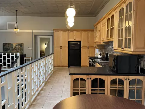 Kitchen - 701 Franklin St, Natchez, MS 39120 photo 6 of 7
