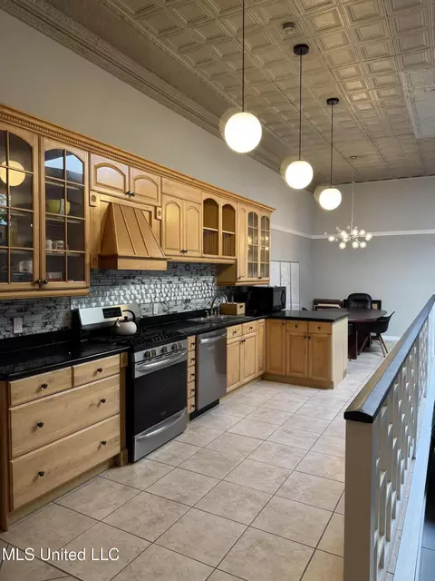 Kitchen - 701 Franklin St, Natchez, MS 39120 photo 3 of 7