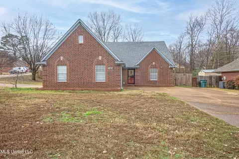 8717 S Carriage Dr, Southaven, MS 38671