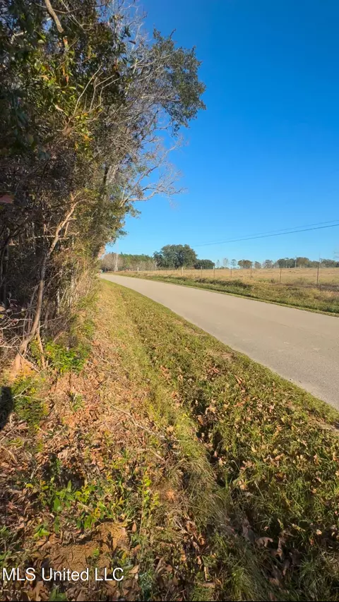 Cuevas Road, Pass Christian, MS 39571