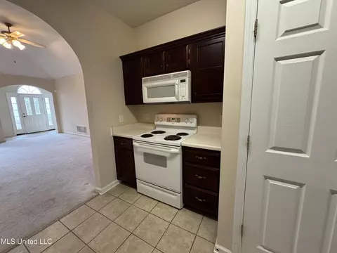 942 S Martin Cir, Hernando, MS 38632 photo 11