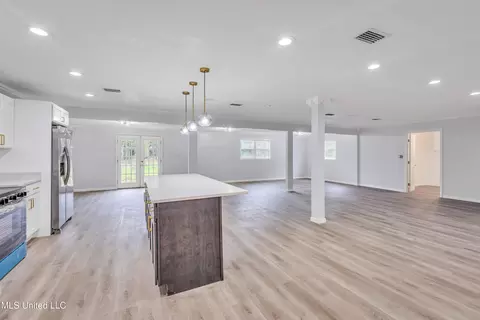 3519 Azalea St, Moss Point, MS 39563 photo 13