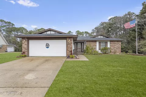 133 Reynolds Cir, Ocean Springs, MS 39564
