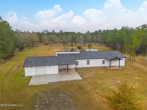 12601 Deerwood Dr, Vancleave, MS 39565