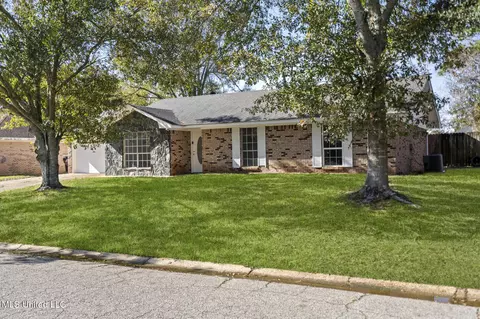 409 Mose Dr, D'iberville, MS 39540