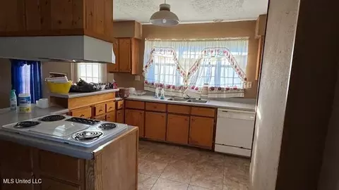 Kitchen - 721 Wicker St, Forest, MS 39074 photo 2 of 2