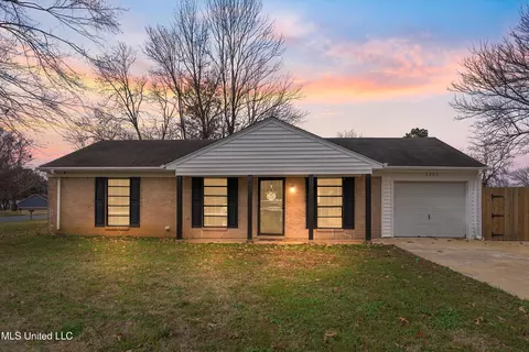 6265 Southbridge Dr, Horn Lake, MS 38637