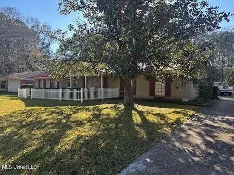 Exterior - 5525 Melwood Dr, Jackson, MS 39211 photo 2 of 7