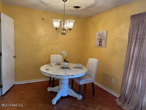 Dining - 5525 Melwood Dr, Jackson, MS 39211 photo 2 of 2