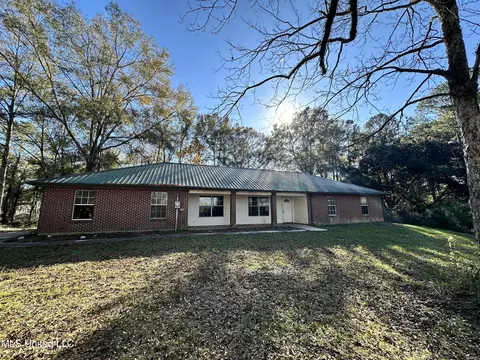 4 Eliza Dr, Carriere, MS 39426