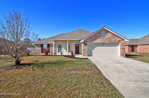 2005 Rhonda Ave, Ocean Springs, MS 39564