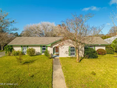 121 Reservation Dr, Gulfport, MS 39503