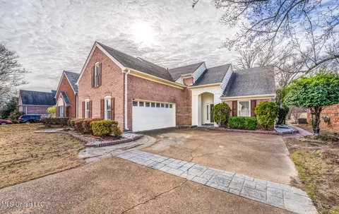 8321 Waverly Cv, Olive Branch, MS 38654