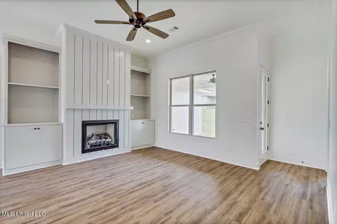 Living - 227 Jasmine Cove Cir, Brandon, MS 39042 photo 4 of 6