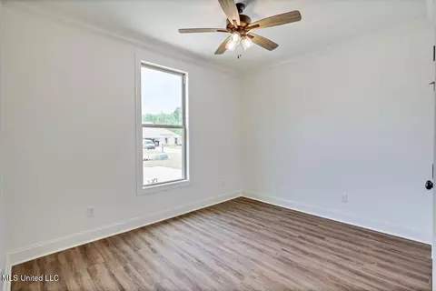 Bedroom - 227 Jasmine Cove Cir, Brandon, MS 39042 photo 2 of 4