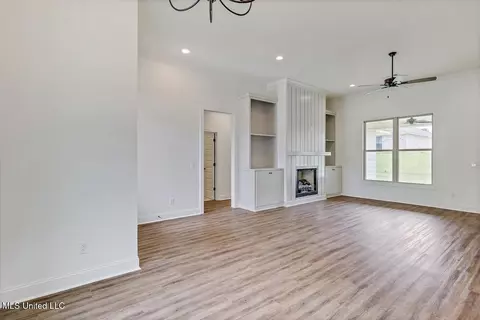 Living - 227 Jasmine Cove Cir, Brandon, MS 39042 photo 5 of 6
