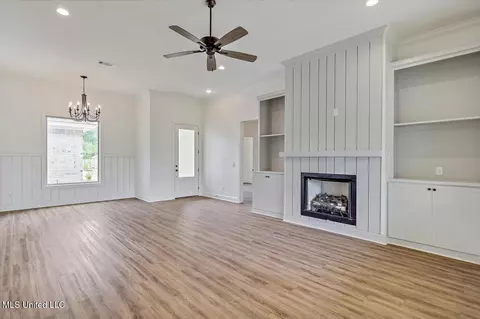 Living - 227 Jasmine Cove Cir, Brandon, MS 39042 photo 2 of 6