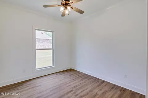 Bedroom - 227 Jasmine Cove Cir, Brandon, MS 39042 photo 3 of 4