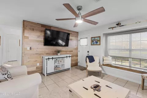 Living - 127 Trautman Ave, Long Beach, MS 39560 photo 1 of 4