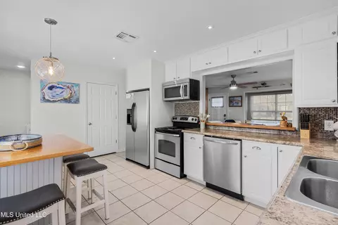 Kitchen - 127 Trautman Ave, Long Beach, MS 39560 photo 3 of 4