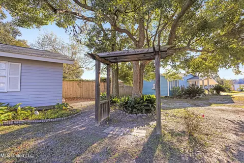 Exterior - 127 Trautman Ave, Long Beach, MS 39560 photo 7 of 8