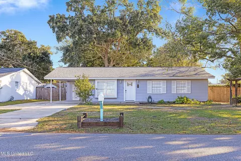 127 Trautman Ave, Long Beach, MS 39560
