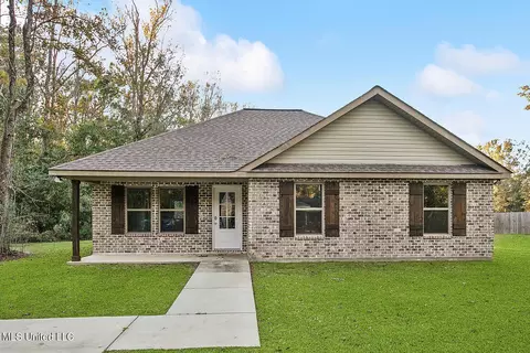 916 Central Ave, Picayune, MS 39466