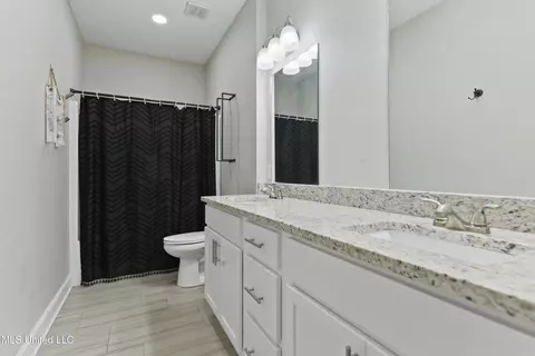 Bath - 165 Green Rd, Lucedale, MS 39452 photo 1 of 2