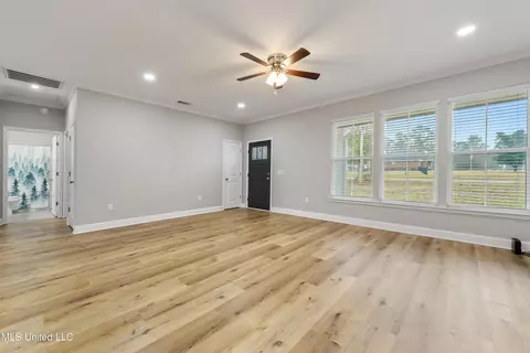 Living - 165 Green Rd, Lucedale, MS 39452 photo 2 of 2